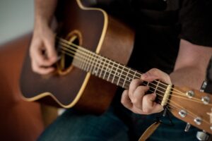 How to Play Guitar: A Complete Guide