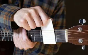 Common Causes and Fixes of Guitar Buzzing  